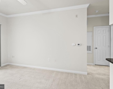 12929 Centre Park Circle - Photo Thumbnail 5
