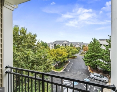 12929 Centre Park Circle - Photo Thumbnail 22
