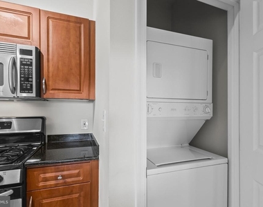 12929 Centre Park Circle - Photo Thumbnail 11