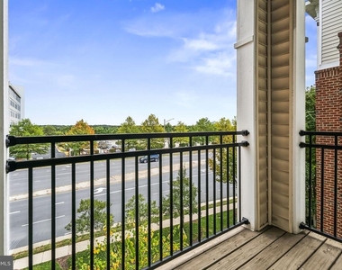 12929 Centre Park Circle - Photo Thumbnail 20