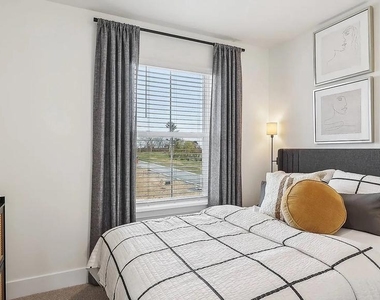 143 Willett Hollow Street - Photo Thumbnail 4