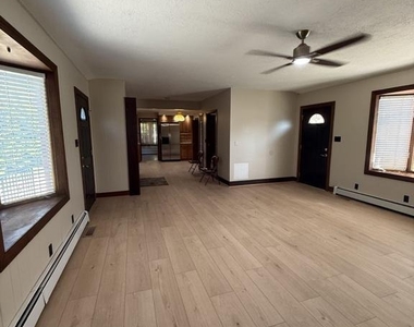 446 Hanson Avenue - Photo Thumbnail 20