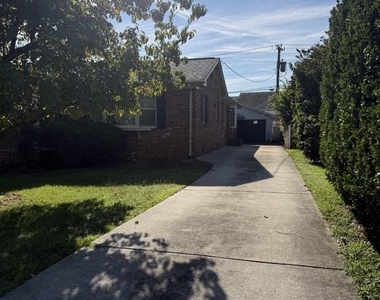 446 Hanson Avenue - Photo Thumbnail 4
