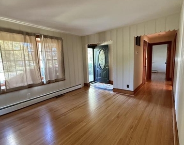 446 Hanson Avenue - Photo Thumbnail 9