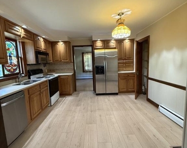 446 Hanson Avenue - Photo Thumbnail 14