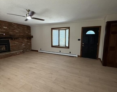 446 Hanson Avenue - Photo Thumbnail 19