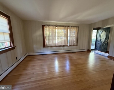 446 Hanson Avenue - Photo Thumbnail 8