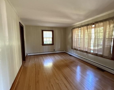 446 Hanson Avenue - Photo Thumbnail 7