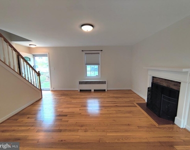 2416 S Culpeper Street - Photo Thumbnail 4