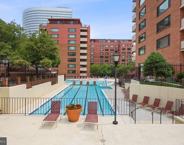1011 Arlington Boulevard - Photo Thumbnail 30