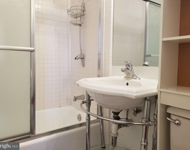 1011 Arlington Boulevard - Photo Thumbnail 16