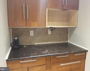 1011 Arlington Boulevard - Photo Thumbnail 1