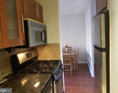 1011 Arlington Boulevard - Photo Thumbnail 3