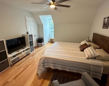 3021 S Buchanan Street - Photo Thumbnail 14