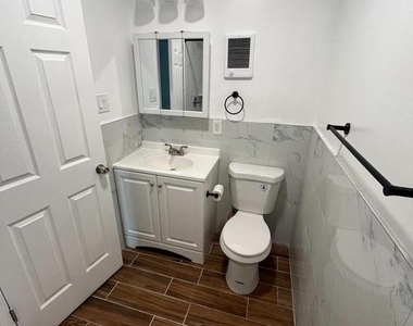 5917 Spruce Street - Photo Thumbnail 7