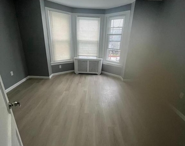 5917 Spruce Street - Photo Thumbnail 12