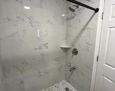 5917 Spruce Street - Photo Thumbnail 9