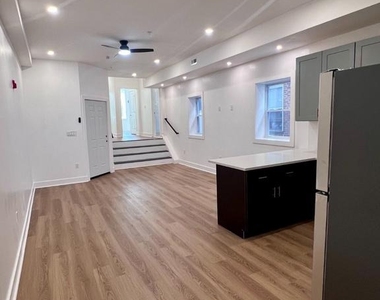647 N 16th Street - Photo Thumbnail 4