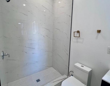 647 N 16th Street - Photo Thumbnail 13