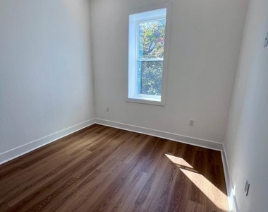 647 N 16th Street - Photo Thumbnail 8