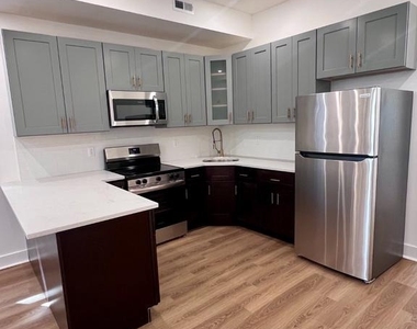 647 N 16th Street - Photo Thumbnail 3