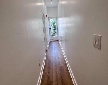 647 N 16th Street - Photo Thumbnail 7