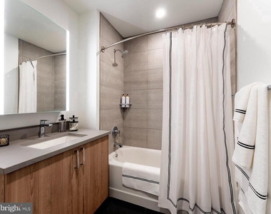 210 S 12th Street - Photo Thumbnail 9