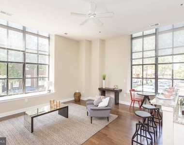230 N 21st Street - Photo Thumbnail 4