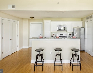 230 N 21st Street - Photo Thumbnail 3
