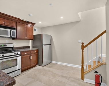 1027-31 N 4th Street - Photo Thumbnail 8