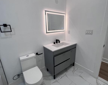 647 N 16th Street - Photo Thumbnail 5