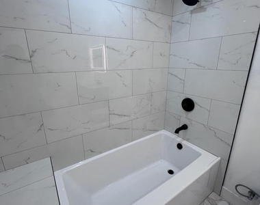647 N 16th Street - Photo Thumbnail 6