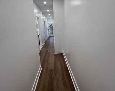647 N 16th Street - Photo Thumbnail 7
