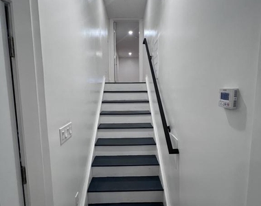 647 N 16th Street - Photo Thumbnail 13