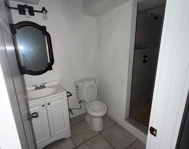 1925 S 20th Street - Photo Thumbnail 4