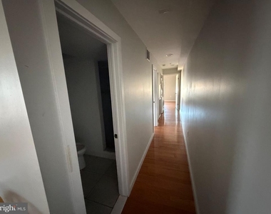 1925 S 20th Street - Photo Thumbnail 2