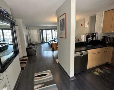 2 Leverington Avenue - Photo Thumbnail 14