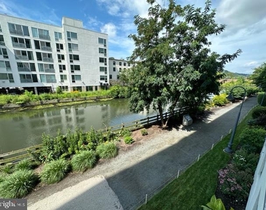 2 Leverington Avenue - Photo Thumbnail 23