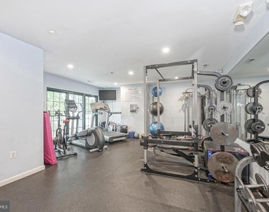 2 Leverington Avenue - Photo Thumbnail 24
