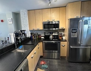 2 Leverington Avenue - Photo Thumbnail 9