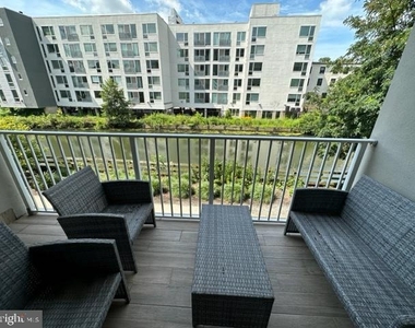 2 Leverington Avenue - Photo Thumbnail 21