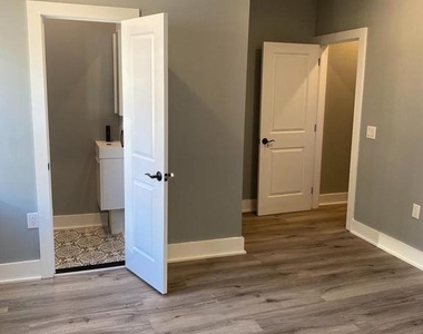 2700 Ash Street - Photo Thumbnail 4