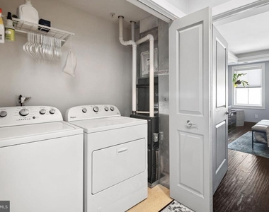 1526 Parrish Street - Photo Thumbnail 8