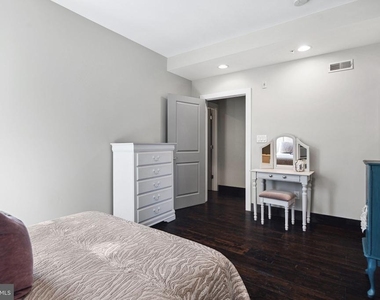 1526 Parrish Street - Photo Thumbnail 17
