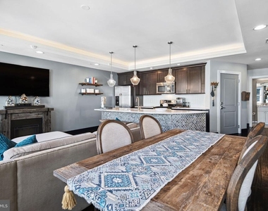 1526 Parrish Street - Photo Thumbnail 6