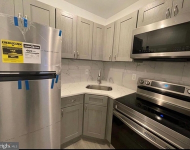 2731 N Darien Street - Photo Thumbnail 2