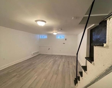 2731 N Darien Street - Photo Thumbnail 3