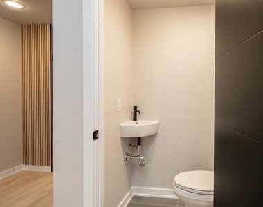 1238 S Warnock Street - Photo Thumbnail 7