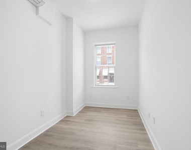 2046 E Huntingdon Street - Photo Thumbnail 13