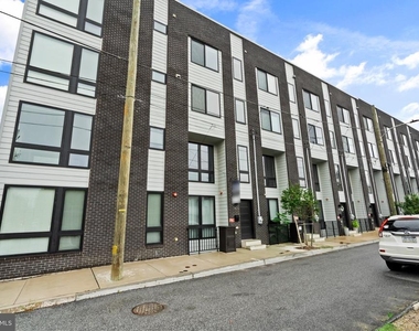 1600 N Bodine Street - Photo Thumbnail 42